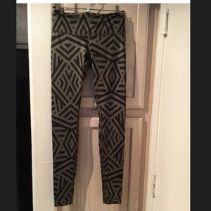 Lululemon Chevron Shuffle (6)